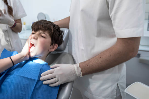 Best Walk-In Emergency Dentist in Fuller Heights, FL